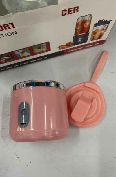 Pink Portable Blender And Mini Juicer with detachable lid for easy blending and juicing